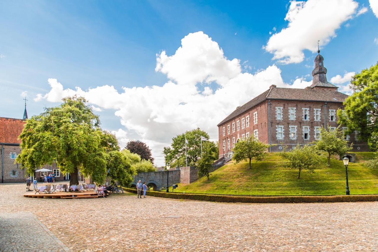 Bed and Breakfast Landgoed Kasteel Limbricht Екстер'єр фото